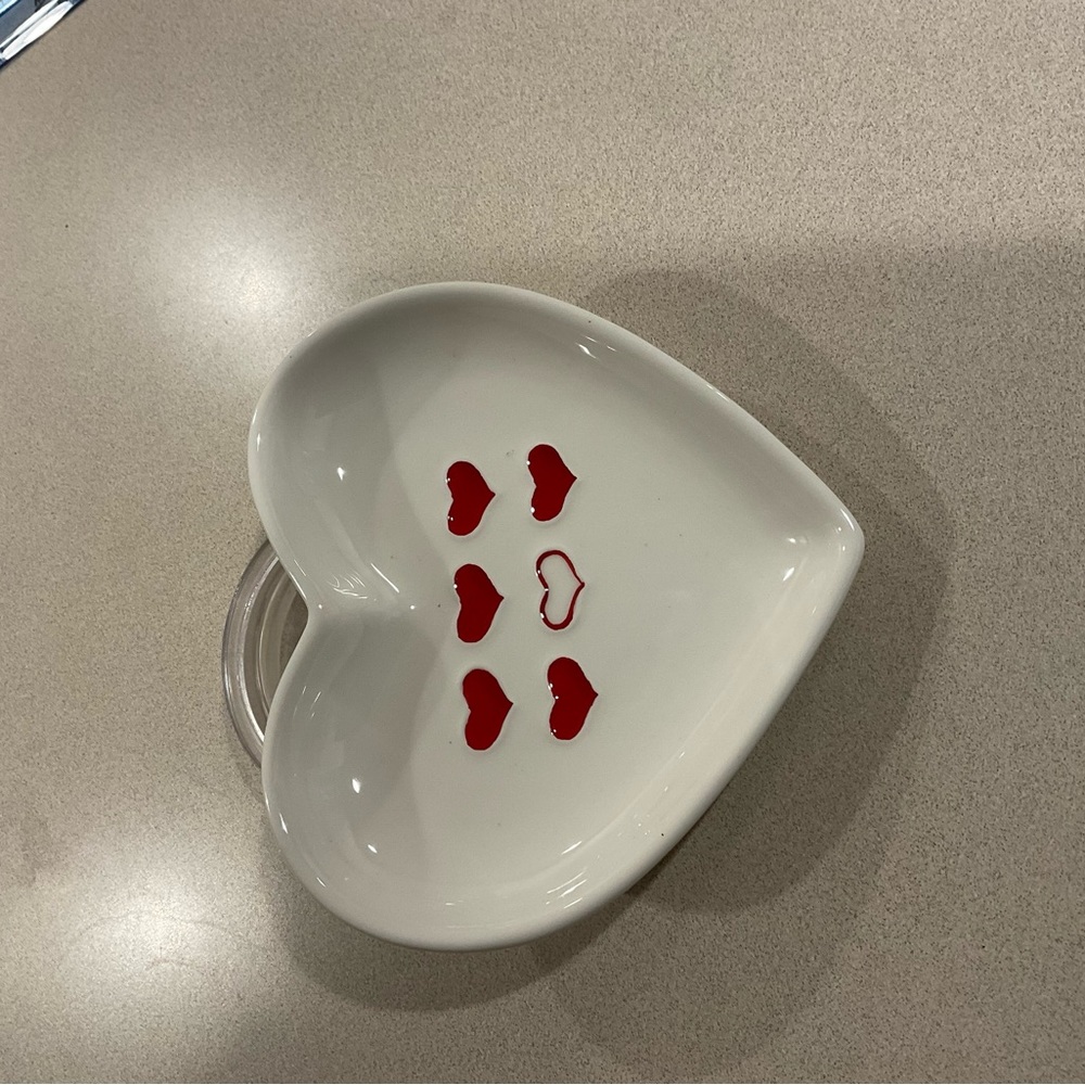 Heart Valentine’s Day plate decor